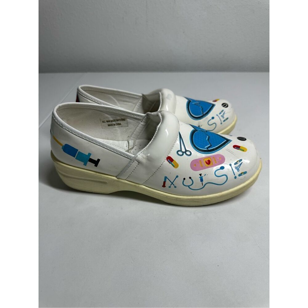 Rasolli Tara Nurse Graphics First Aid Kit Print Clogs Women's 10 Skid Resistant